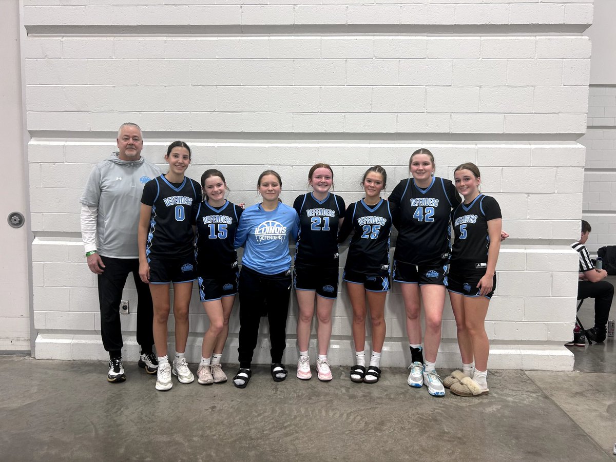 ILDefenders's tweet photo. Our 15U went 3-1 this weekend at the Windy City Classic! Everyone played hard and together. Spotlight players include Liv Bonnett and Allison Yott!🏀💙 https://t.co/kJPoqSfNXQ