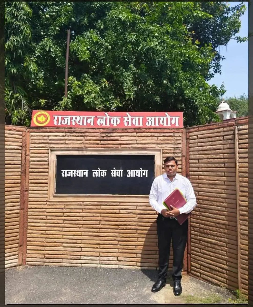 SUNNyKatariya21's tweet image. माली (सैनी) समाज गौरव योगेश सैनी डिडवाना को RAS(राजस्थान प्रशासनिक सेवा में) में चयन होने पर हार्दिक बधाई एवं  शुभकामनाएं !!
लालसोट एवं डीडवाना के लिए गौरव का क्षण
#Congratulations 💐💐💐
#highlightsシ゚