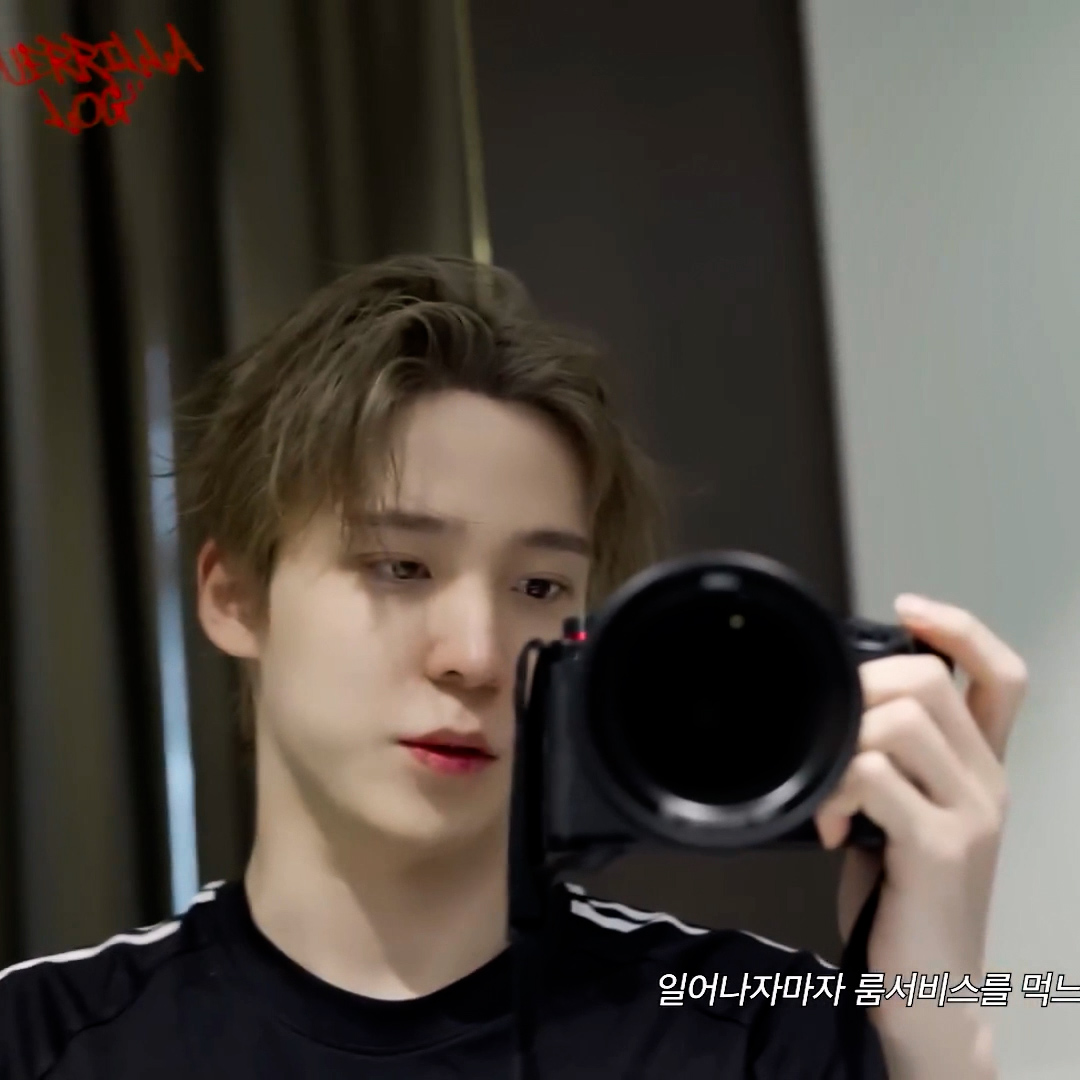 hourlyjyh's tweet photo. -` #ATEEZ #에이티즈 ♡ #YUNHO #윤호 ´- https://t.co/HnklPqWJ0E