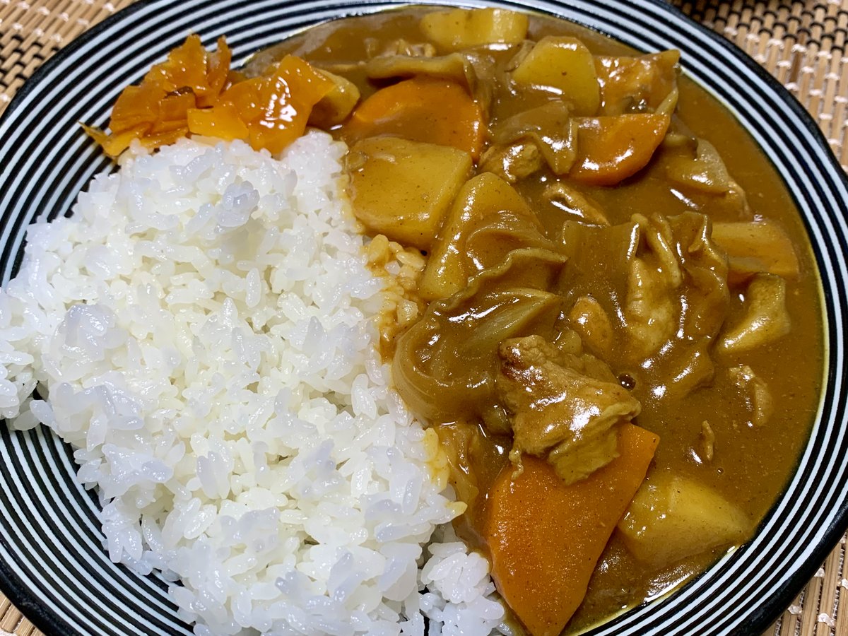 ＠もつ tweet media