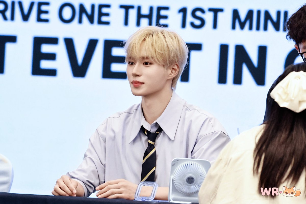 ranwang387163's tweet photo. 260419～重庆签售 1.0
#김준서 #준서 #JUNSEO 
#ALPHADRIVEONE #알파드라이브원 #ALD1 https://t.co/gd8qEdtPAU