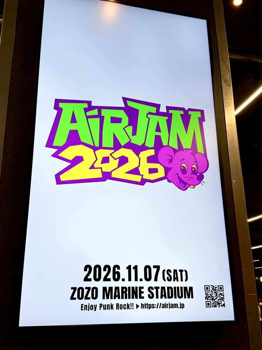 9micro_tenbaka's tweet photo. 4.19。横浜Kアリーナ。
めちゃくちゃよかった！自分にとってはGIFT tour以来のハイスタ。ZAXがドラムを叩いてるハイスタは初めて。本当めちゃくちゃよかった！MoonのMCと曲は涙でてしまった。AIRJAM2026楽しみ！
#histandara
#ハイスタ
#SNBtour https://t.co/nczwzq5UOC