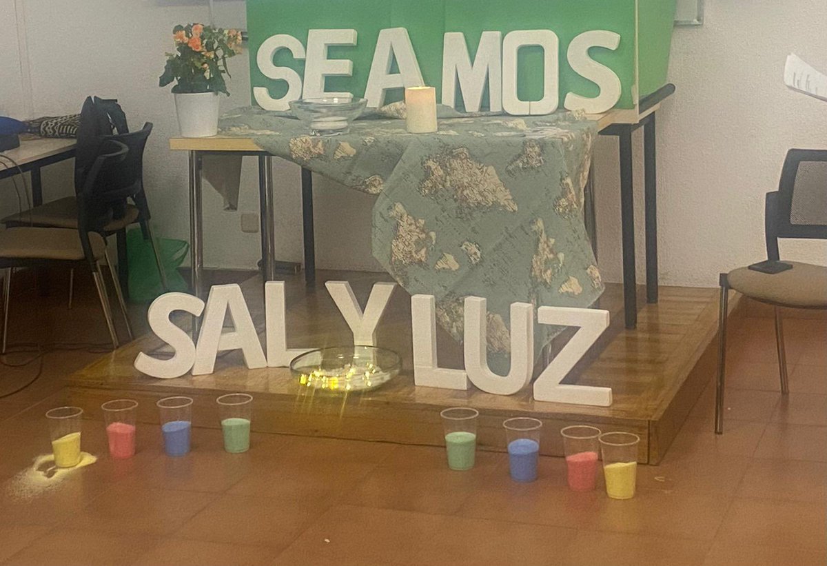 ced_is's tweet photo. Este sábado se celebró la Jornada “Seamos Sal y Luz”, organizada por el @ForoDeLaicos como Encuentro y Asamblea para las mas de 30 asociaciones-movimientos que la integran, a la que @ced_is pertenece. Experiencias de “cómo estar/ser en la vida pública” y conversación espiritual. https://t.co/Xs12wstMix