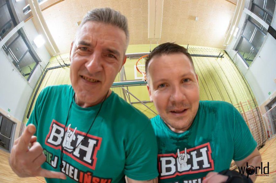 Zielony666's tweet photo. 100wka Ziombel @kamil_chanas !!!!!!!!!!
Zdrowia, przytulasków, MOCY i wielu pomysłów !!
Naapadaj Szefie \m/ #KCh13 #PlkPl #KoszKadra #BCh https://t.co/eelIpc70qO