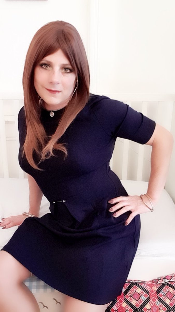 rossi_tg's tweet image. In the end, I decided for the black dress, I was too timid to use the red one😅 I did wear these really high heels, about my limit without falling❤️

#tgirl #LGBTQ #genderfluid