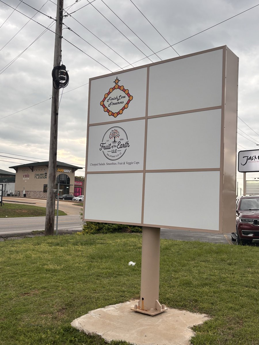 thefinish_line's tweet photo. Got the new sign up off of Springfield Ave! Now the best prices are even easier to find! https://t.co/G9rgzv5nvO