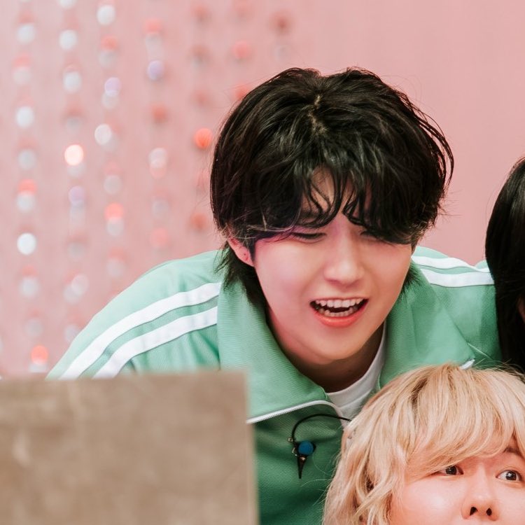 ヲスズ tweet media