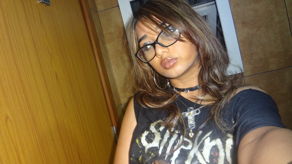 yuri devil 🪽 tweet media