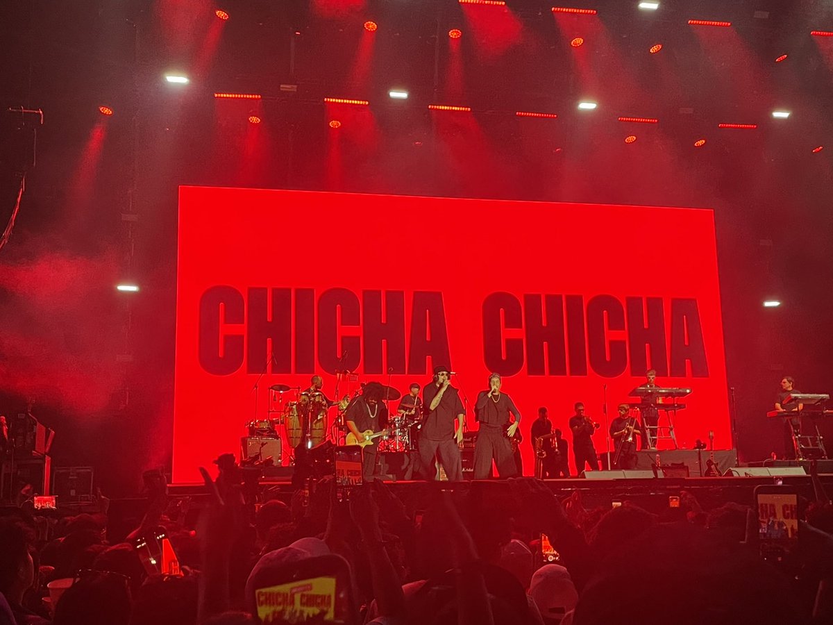 TakeshiLopez's tweet image. Soltando hits @ikvoficial en @vivelatino, sonando “Jennifer del Estero”. 

#invencibleradio #radioonline #vivelatino