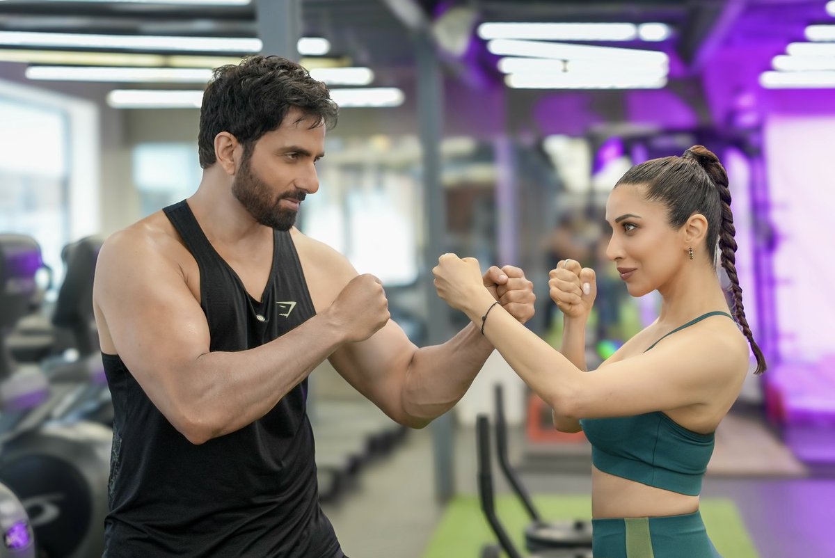 Sophie_Choudry's tweet image. Amazing human and true fitness icon!! Thank you for all that you are and all that you do @SonuSood !! Blessed to call you my friend!  #famouslyfitwithsophie #mondaymotivation