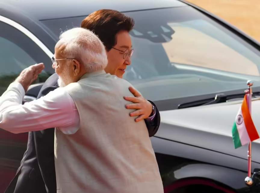 ikargos_com's tweet image. South Korea's Lee to seek big boost in economic ties in summit with PM Modi
ikargos.com/resource/indus…

#iKargos #logistics #simplified #IndiaSouthKorea #PresidentLeeJaeMyung #Shipbuilding #EconomicPartnership #CEPA #NewDelhiSummit #GlobalLogistics #TradeDiplomacy #FutureOfTrade