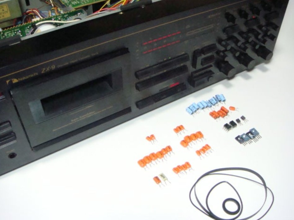 Nakamichi ZX-9（1982） ZX-7の改良版でナカミチ独自のスーパーリニア