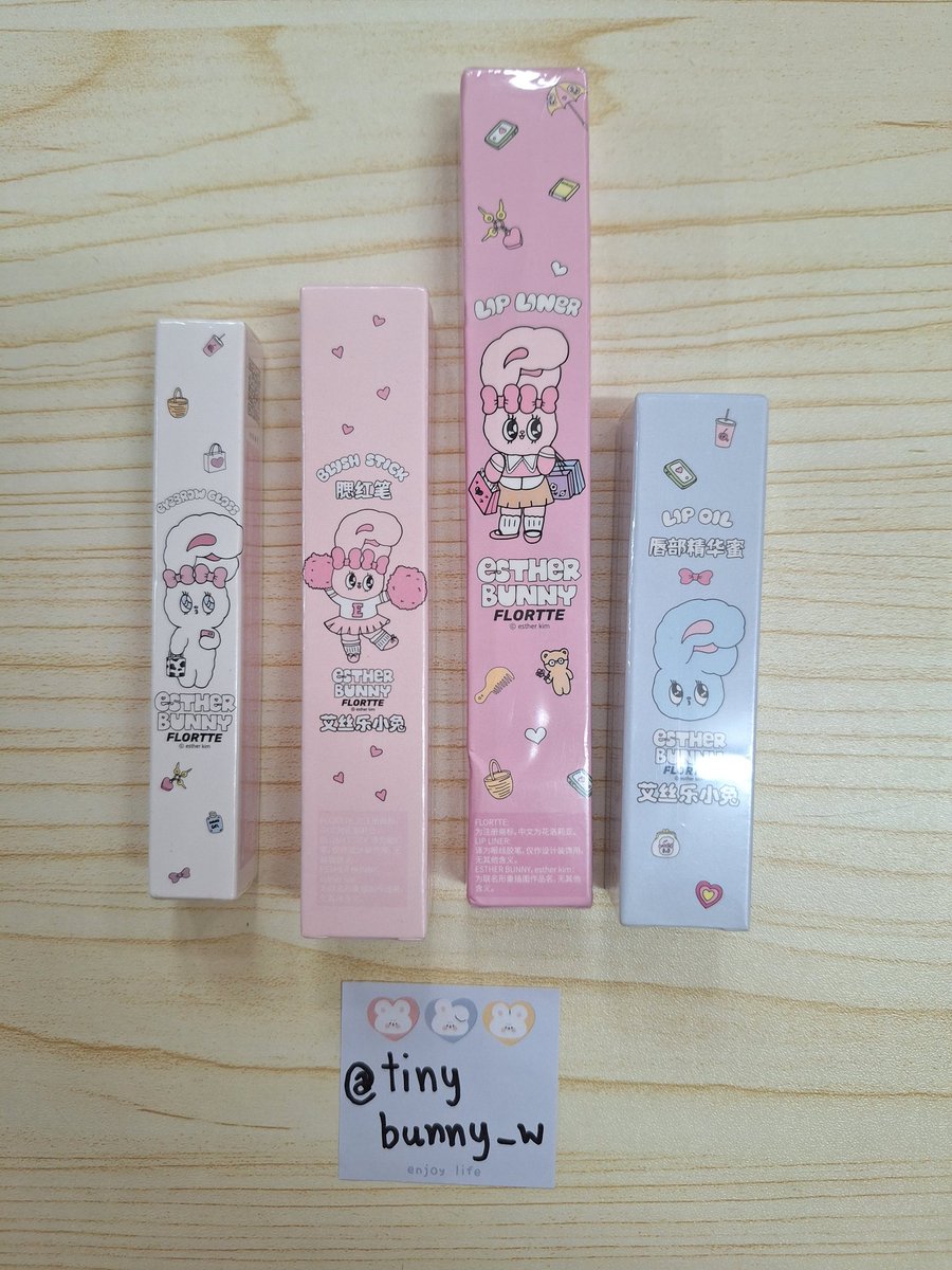 tinybunny_w's tweet photo. FLORTTE x ESTHER BUNNY
ได้ทั้งหมด 4 ชิ้นตามรูป ของใหม่ทุกชิ้นค่ะ(ดูวันหมดอายุก่อนจองนะคะ) 
มาสคาร่าคิ้ว บลัชสติก อายไลน์เนอร์ ลิป 250บาท ส่งฟรีค่า สีตามรูป2ค่ะ
#ส่งต่อเครื่องสำอางค์ #ส่งต่อเครื่องสําอางค์มือสอง #ส่งต่อสกินเเคร์ #สกินแคร์มือสอง #ส่งต่อคสอมือสอง #ส่งต่อคสอ #FLORTTE https://t.co/Qi82KR0MLs