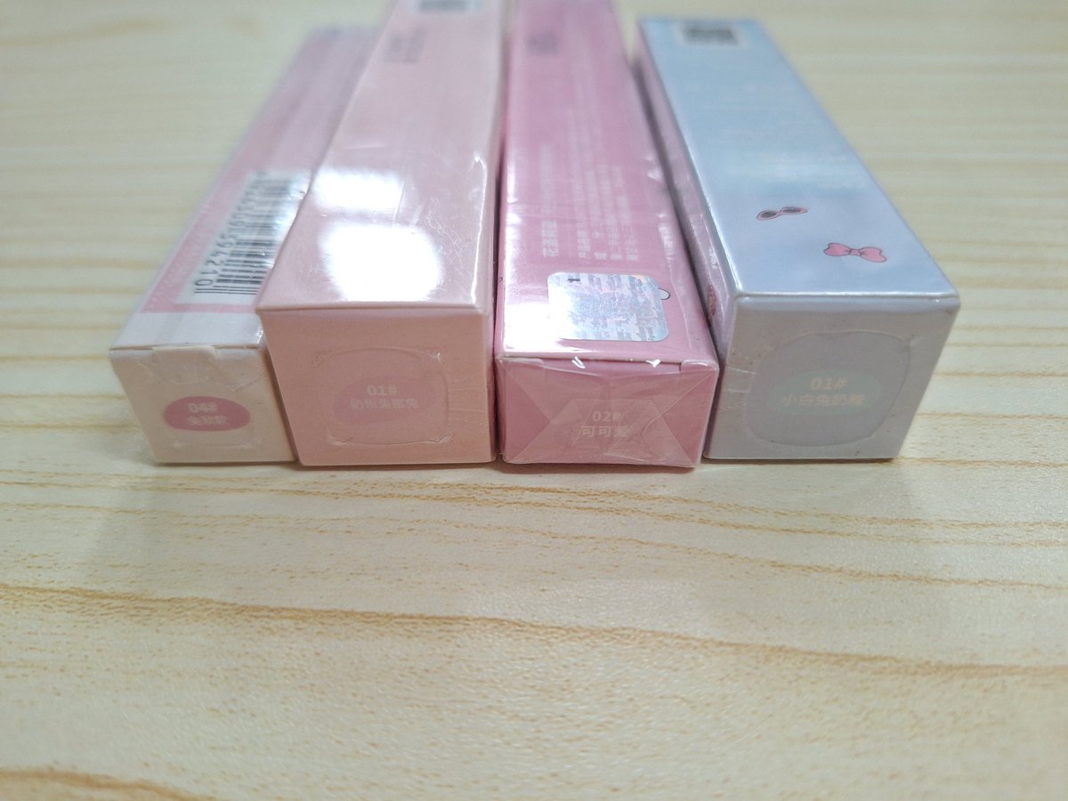 tinybunny_w's tweet photo. FLORTTE x ESTHER BUNNY
ได้ทั้งหมด 4 ชิ้นตามรูป ของใหม่ทุกชิ้นค่ะ(ดูวันหมดอายุก่อนจองนะคะ) 
มาสคาร่าคิ้ว บลัชสติก อายไลน์เนอร์ ลิป 250บาท ส่งฟรีค่า สีตามรูป2ค่ะ
#ส่งต่อเครื่องสำอางค์ #ส่งต่อเครื่องสําอางค์มือสอง #ส่งต่อสกินเเคร์ #สกินแคร์มือสอง #ส่งต่อคสอมือสอง #ส่งต่อคสอ #FLORTTE https://t.co/Qi82KR0MLs