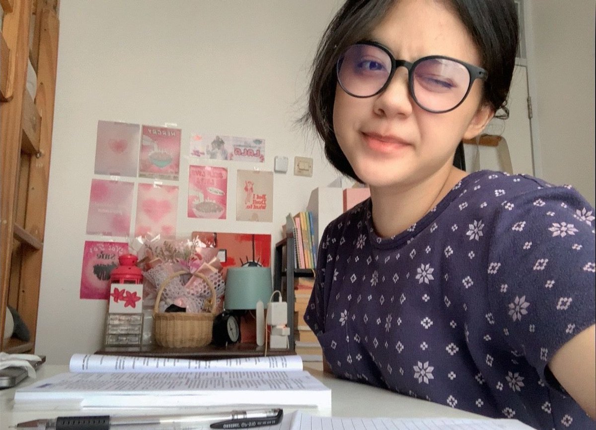lalaaylsa's tweet photo. me n wangsit against utbk https://t.co/gzK6pXjWFe