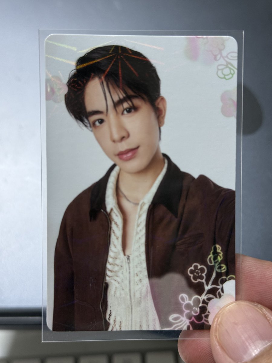 ilovesujuth's tweet photo. กติกาการร่วมสนุกสุ่มแจก Selfie Card

รางวัล การ์ดเซลฟี่ ซี เดชชาติ (Sea Dechchart) Japan Collection จำนวน 1 รางวัล

📌 เงื่อนไขการร่วมสนุก
 1. สนับสนุนโปรเจควันเกิด ร่วมโดเนทเข้าโปรเจคงานวันเกิดของ ซี เดชชาติ ตั้งแต่ 50 บาทขึ้นไป
 2. กดรีทวิต (RT) ทำการรีทวิตโพสต์กิจกรรมนี้
 3. ยืนยันสิทธิ์ รีพลาย (Reply) สลิปการโอนเงินหลักฐานการร่วมโปรเจคใต้โพสต์กิจกรรมนี้

กำหนดการสำคัญ
 ประกาศผลผู้โชคดี วันที่ 24 เมษายน เวลา 20:00 น.
การรับรางวัล สามารถเลือกรับได้ 2 ช่องทาง ดังนี้
   * รับด้วยตนเอง ที่งาน SeaKeen Fan Meeting ในวันที่ 26 เมษายน
   * จัดส่งทางไปรษณีย์ เริ่มดำเนินการจัดส่งในวันที่ 27 เมษายน

**หมายเหตุ:** โปรดตรวจสอบความถูกต้องของสลิปโอนเงิน (วันและเวลา) ให้ชัดเจนก่อนทำการรีพลายเพื่อรักษาสิทธิ์ของท่าน ขอขอบคุณที่มาร่วมเป็นส่วนหนึ่งของโปรเจคนี้ครับ

#SeatalayBirthdayProject2026
#sea_ta_lay