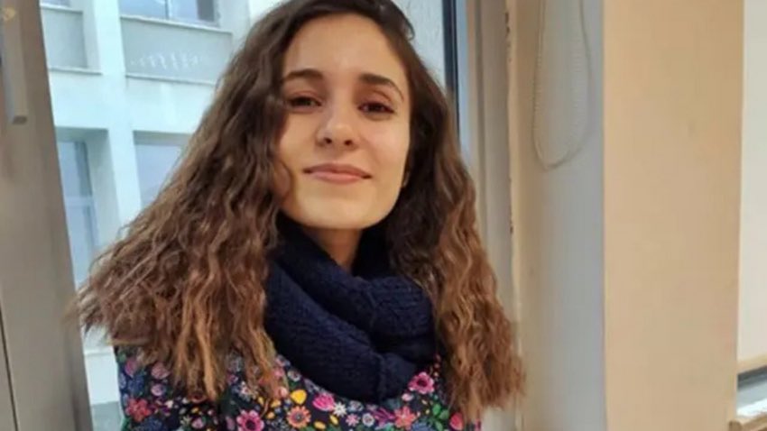 Eski Tunceli valisi Tuncay Sonelin oğlu Gülistan dokuyu katlediyor. 

Sonra Devletin; 

Valisi, Savcısı, polisi, askeri, sağlıkçısı, üniversite çalışanları çete kurup kızın cesedinin bulunamaması için her türlü ahlaksızlığı yapıyor.

Maç/özgür/hürmüz/FB/GS