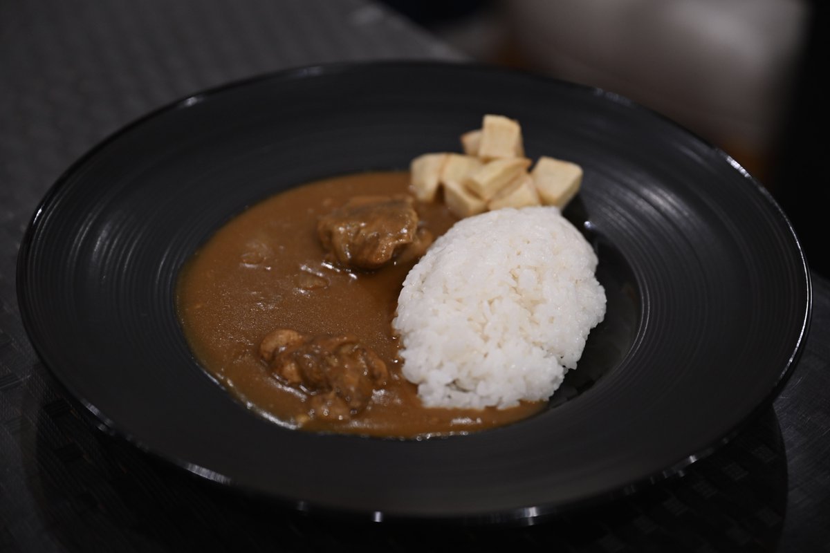 C2機関「潜水艦救難艦ちはや」出航🎉

C2機関「潜水艦救難艦ちはやカレー」が期間限定販売されます🍛

期間：令和８年４月２０日（月）～５月5日（火）
場所：クレイトンベイホテル内
　※期間限定販売のため呉海自カレーシールラリー対象外となります

皆様のお越しをお待ちしております😊