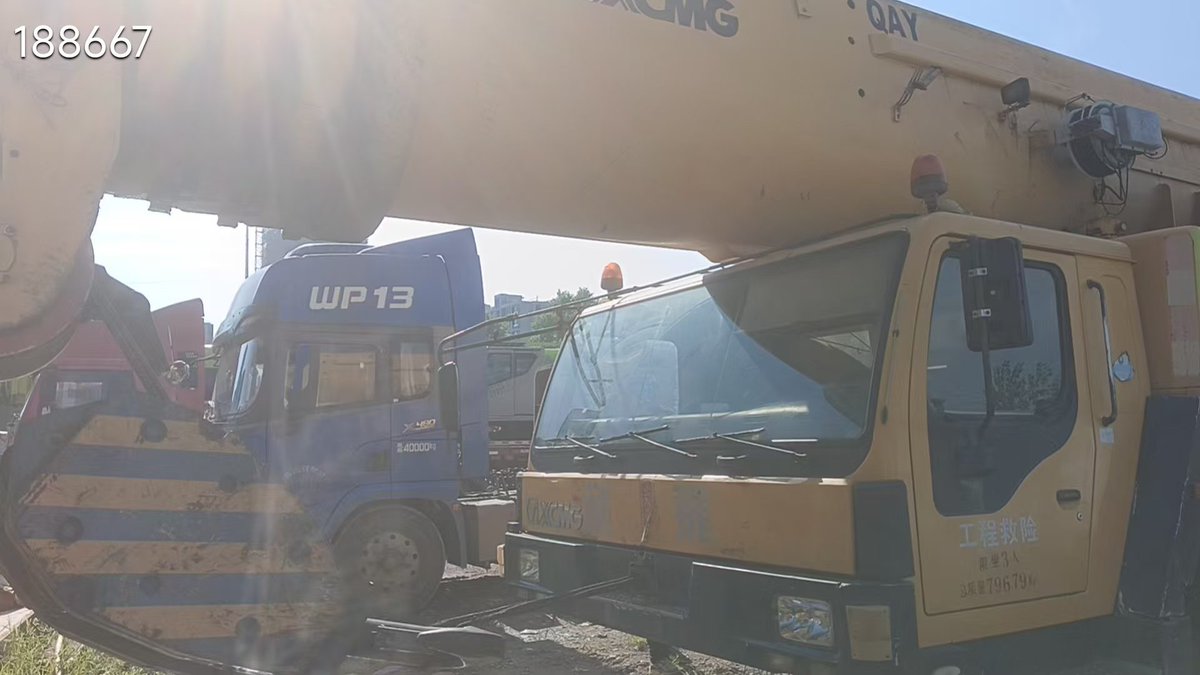 DindangMall's tweet photo. 2009 Year XCMG 300 ton All Terrain Crane for sale: Type QAY300, with auxiliary winch,5-section boom 61 meters main boom, 2-section auxiliary boom, price $130000.
More info:https://t.co/Eii67eCmAo
#cranemachine #truckcrane #XCMG #300ton #2009 https://t.co/Jr0HSbeyUO