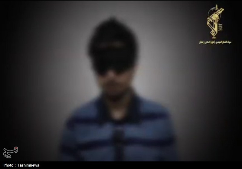 Tasnimnews_EN's tweet photo. A detained individual in Zanjan, Iran, has confessed to collaborating with Israel’s Mossad, admitting to leaking details of military sites, critical infrastructure, and the identities of engineers at a research center. https://t.co/z1rQesLYcU