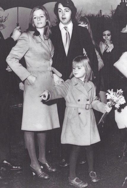 damien ♰◞ tweet media