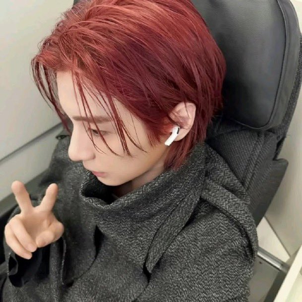 zeli .ᐟ is seeing bts tweet media