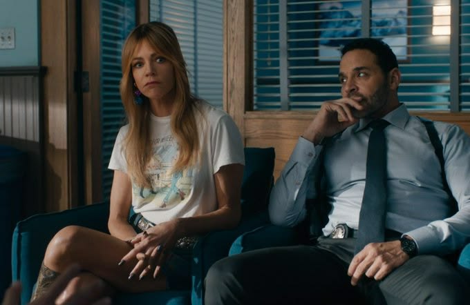 ROMASJULIETTEE's tweet image. the way he's always looking at her. sir your yearning is showing 
#HighPotential