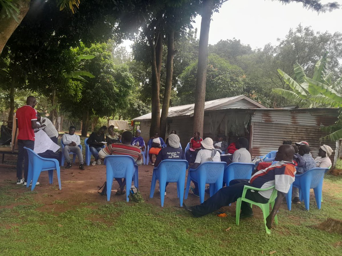 dicdic19237's tweet photo. Good morning from DIC DIC Agrocare. Once again we are here to show us how our BDS training on Financial Literacy and Record Keeping led by William, Fenwick &amp; Lavender. https://t.co/6jjng4iG8m