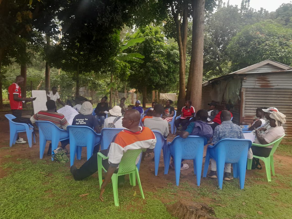 dicdic19237's tweet photo. Good morning from DIC DIC Agrocare. Once again we are here to show us how our BDS training on Financial Literacy and Record Keeping led by William, Fenwick &amp; Lavender. https://t.co/6jjng4iG8m