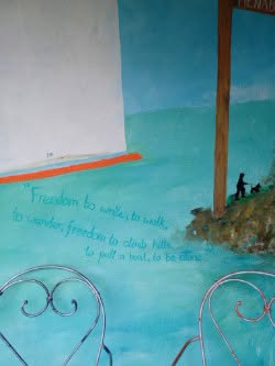 D_DuMaurier's tweet image. Many of you will already know that in Fowey, we have what is probably the best bus stop ever!  As the seasons change, a wonderful group of talented people give the bus stop a new look, usually with a theme related to Fowey and what is happening here at the time.