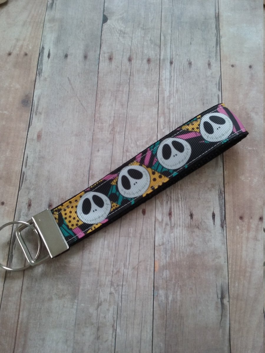 KingdomShop7's tweet image. Jack Key fob, Skellington Keychain, key holder, Wristlet, Halloween,  Wrist Key Holder,  Key Fob Key Chain, Gift ideas, graduation gifts tuppu.net/19c0d479 #Artisancrafted #Easter #handcrafted #Handmadegifts #giftsunder10 #JackKeyFob