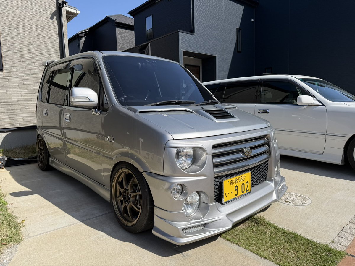 jzs171w_estateV's tweet photo. 突然ですが、5月のEFJBを最後にムーヴ降りようと思ってます。まだ確定ではありませんが、興味ある方居ましたらDM下さい。希望は35万です。ホイールやシート等は車両が売れたら買い手募集します。詳細については下↓に載せます。 https://t.co/U5MdMAy2OX