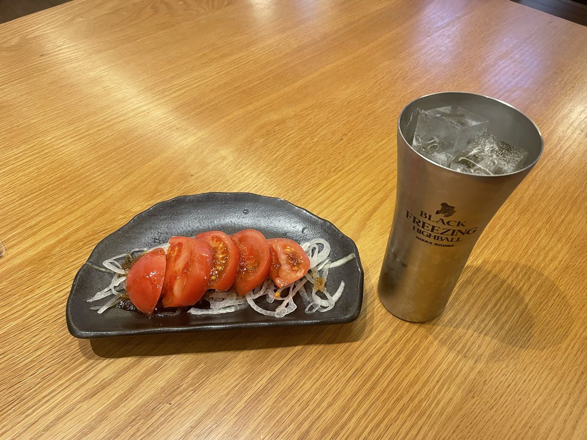 ToruKikuchi529's tweet image. てつりんの休日
川越「＃KASHIBA」でやってる🍅🍺
初訪問施設🫶広くていいね👌
岩盤浴（岩盤着タオル付）もちろんサウナも入って1000円という神コスパ施設様
サ室1つずつのマット空間がWもDも広くてパーソナルスペース十分確保で集中サ活できるから有り難いね🤘天井に頭ぶつける感じはない気がする😁
