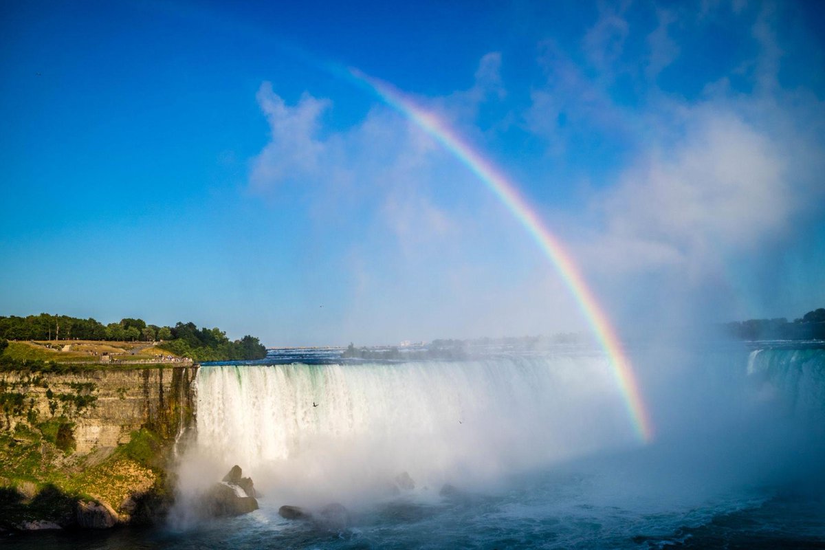 okane_mich53015's tweet image. Niagara Falls (Ontario) — One of Canada’s most iconic natural wonders, famous for its breathtaking waterfalls, boat tours, scenic viewpoints, and unforgettable misty experience. A must-visit destination for every traveler. 🌊🇨🇦✨
#NiagaraFalls #Canada #Travel