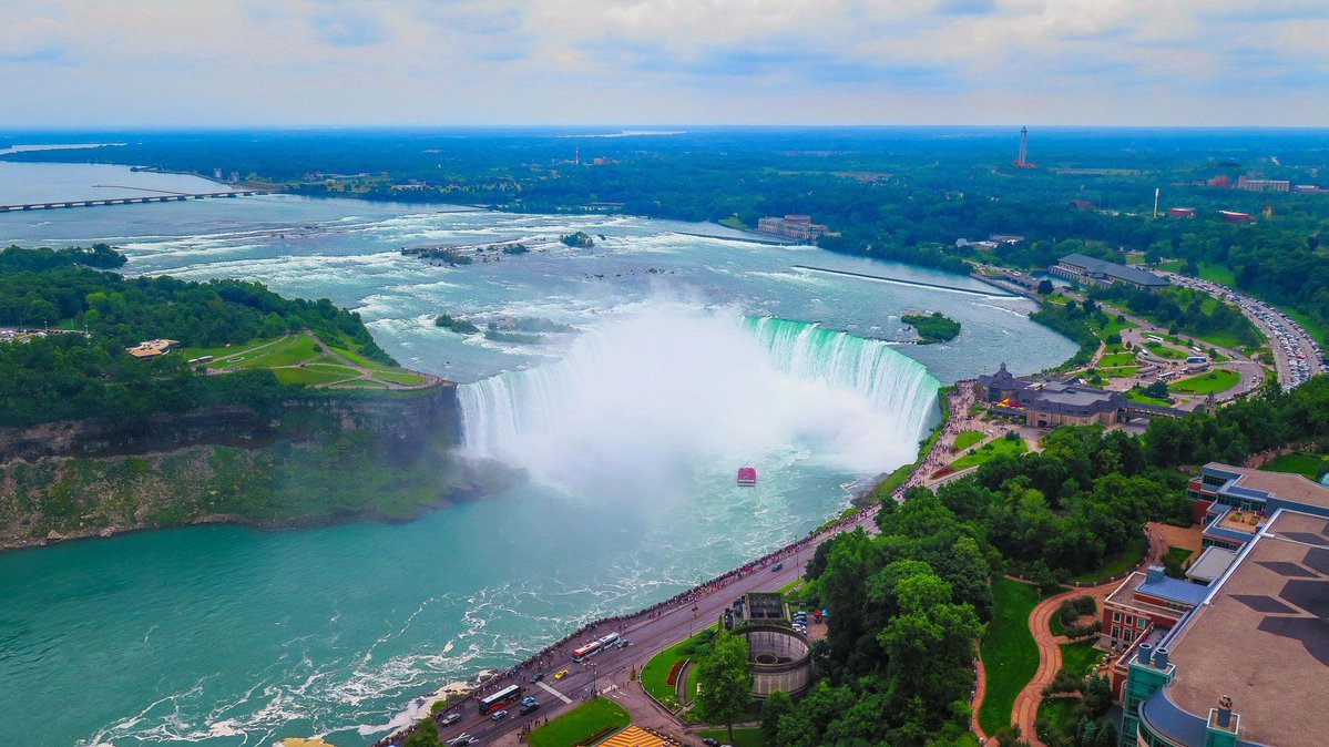 okane_mich53015's tweet image. Niagara Falls (Ontario) — One of Canada’s most iconic natural wonders, famous for its breathtaking waterfalls, boat tours, scenic viewpoints, and unforgettable misty experience. A must-visit destination for every traveler. 🌊🇨🇦✨
#NiagaraFalls #Canada #Travel