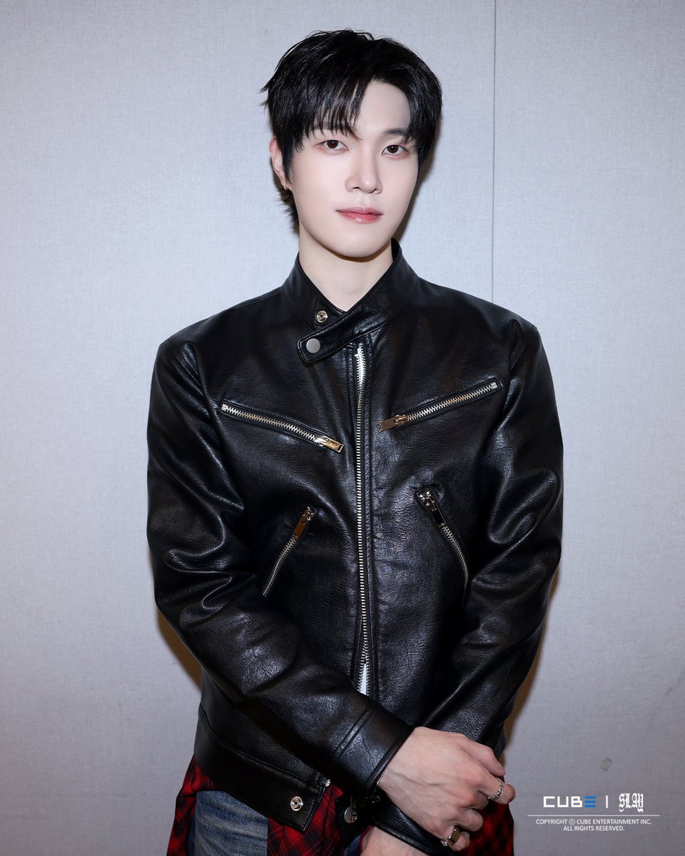 CUBE_SLAY's tweet image. [📸] SLAY (슬레이) '나타나 줘' 음악방송 Behind Photo #1

#SLAY #슬레이
#나타나줘