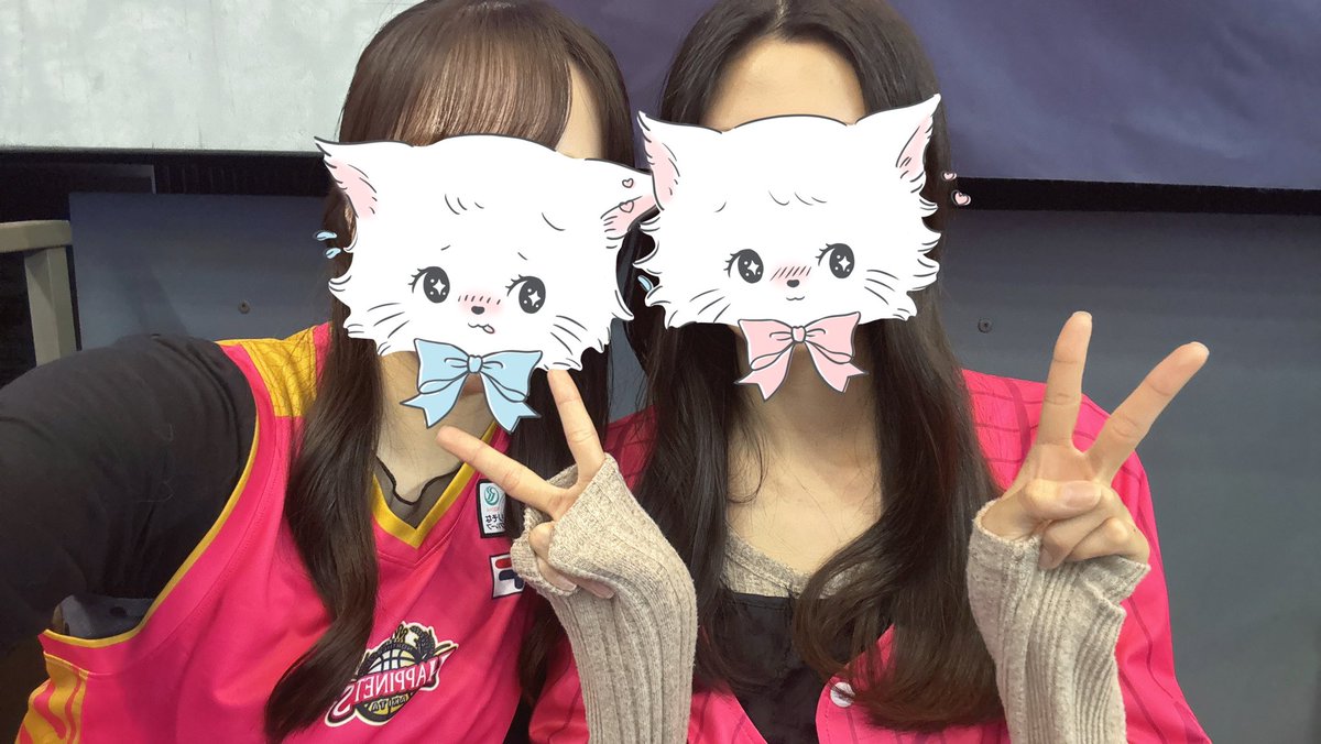 _a3iq's tweet photo. ２人で14のユニ着て一緒に応援するの久しぶりすぎたし、あの頃の思い出フラッシュバックしてきて、めちゃくちゃたのしかった( ᴖ ·̫ ᴖ )🎶 https://t.co/Dprf4lQULO