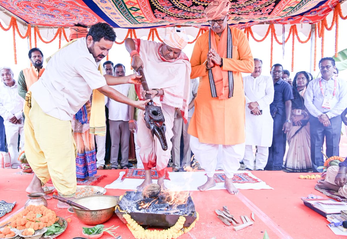 sambad_odisha's tweet image. #ଆଜି_ପବିତ୍ର_ଅକ୍ଷୟ_ତୃତୀୟା
#ହଳ_କଲେ_ମୁଖ୍ୟମନ୍ତ୍ରୀ
ପବିତ୍ର ଅକ୍ଷୟ ତୃତୀୟା ଅବସରରେ କଟକର ସିଆରଆରଆଇ ଠାରେ ଅଖିମୁଠି ଅନୁକୂଳ କଲେ ମୁଖ୍ୟମନ୍ତ୍ରୀ ମୋହନ ଚରଣ ମାଝୀ ।
#Sambad #AkhiMuthiAnukula #MohanCharanMajhi #OdishaCM #AkshayaTritiya #CRRICuttack #FarmersFestival #OdishaTradition