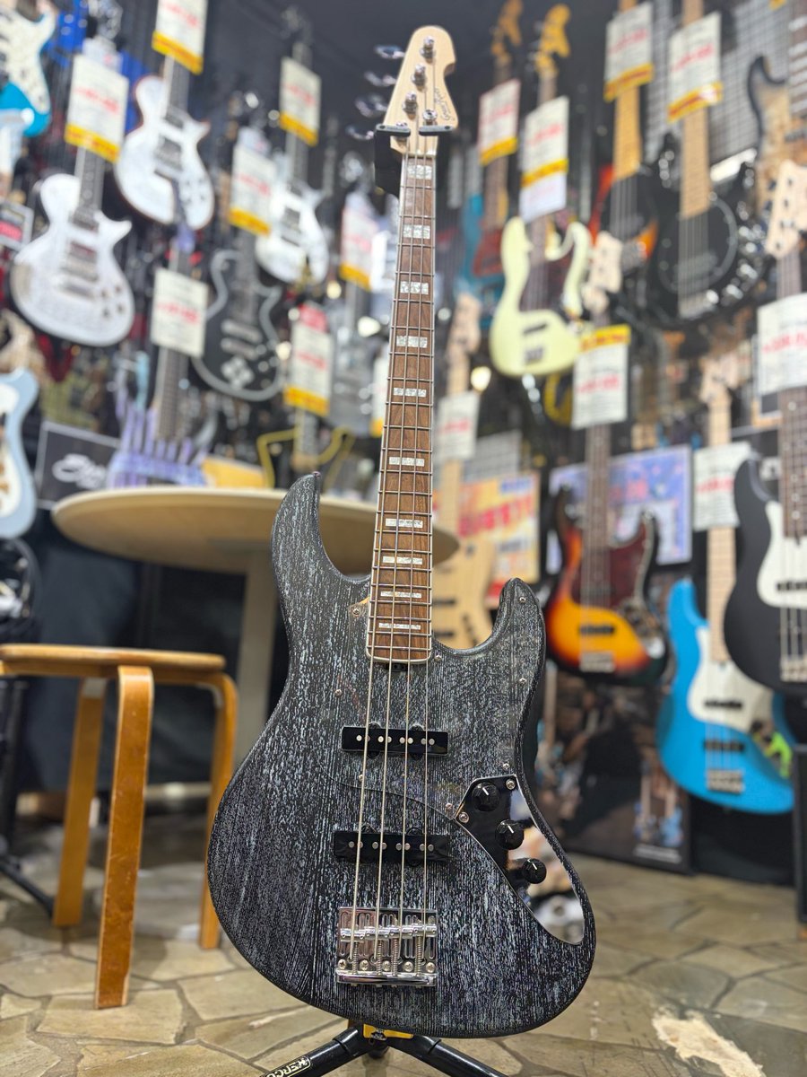 bbsapporock's tweet image. #used【GrassRoots G-AMAZE-DX/LS(Black Satin in White)】

委託品として入荷🚚💨

目立った傷はなく、とても状態の良い一本⭕️

ソフトケース、ストラップ、スタンド、シールド、ピックまで付属しております‼️

小ぶりなディンキーシェイプで抱えやすく、ベースを始めたいという方、要チェックです🔰