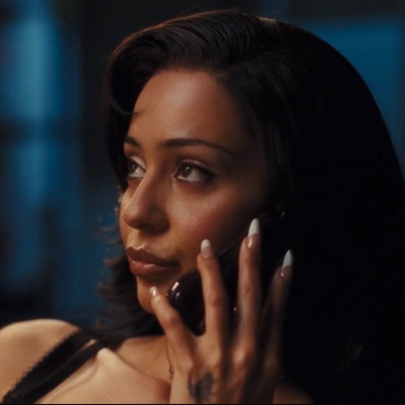 𝐳𝐨𝐞 tweet media