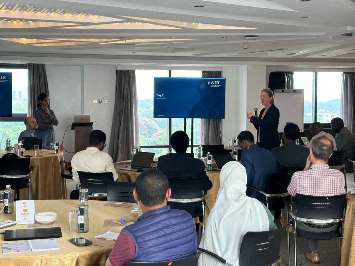 unicefsomalia's tweet image. Evidence is helping shape better services for children.

Through the Child-Sensitive Social Protection Programme, #UNICEF and partners are using in-depth evaluation and shared learning to improve delivery and impact for vulnerable families.

Supported by @BMZ_Bund via @KfW_FZ_int