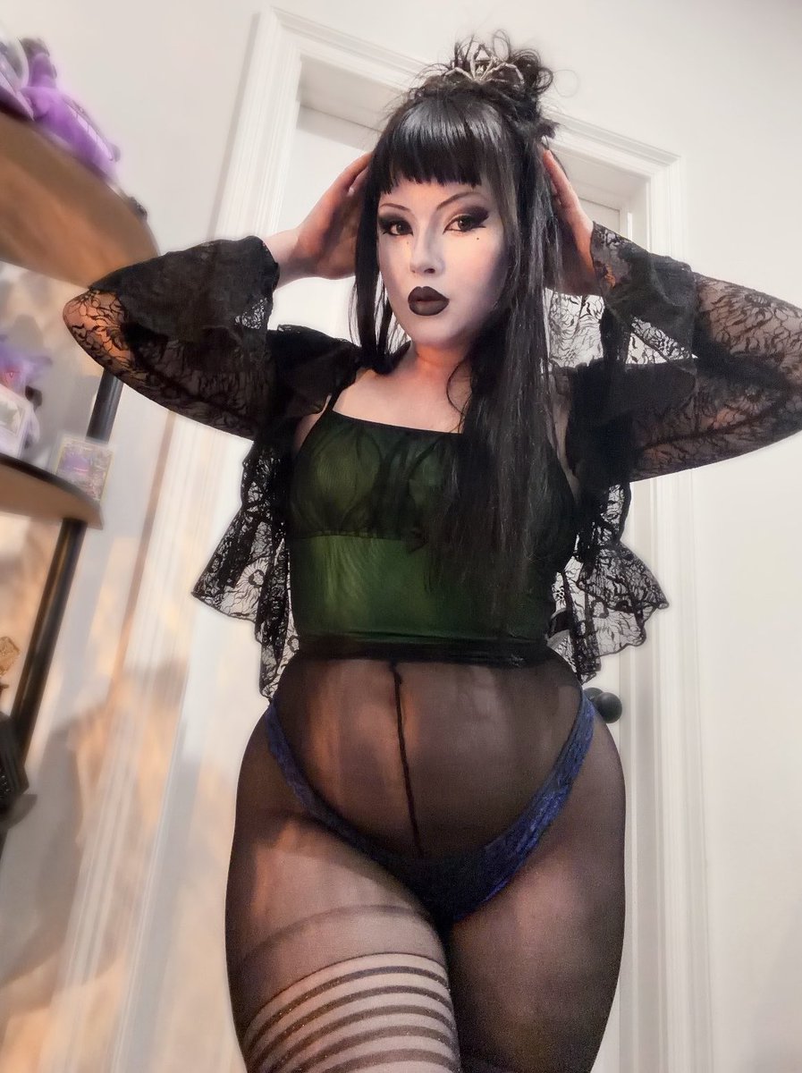 🕸 𝖍𝖎𝖊𝖗𝖔 𝖕𝖍𝖆𝖓𝖙𝖔𝖒 🕸 tweet media