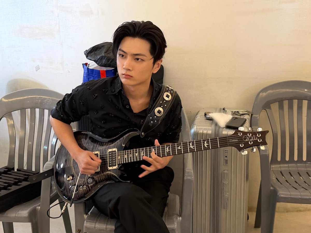 kira (fan account) tweet media