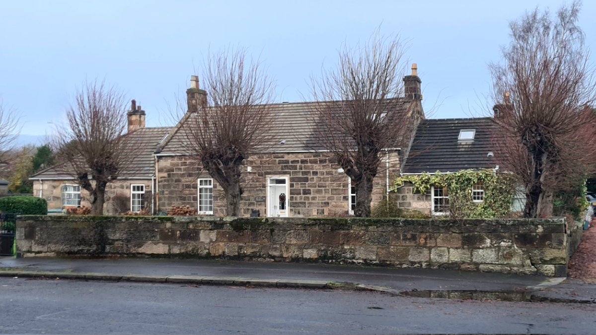 is_glasgow's tweet image. The former Titwood Farmhouse on Shawmoss Road in Glasgow. One of around half a dozen former farm houses still standing in the city.

#glasgow #architecture #architecturephotography #pollokshaws #crossmyloof