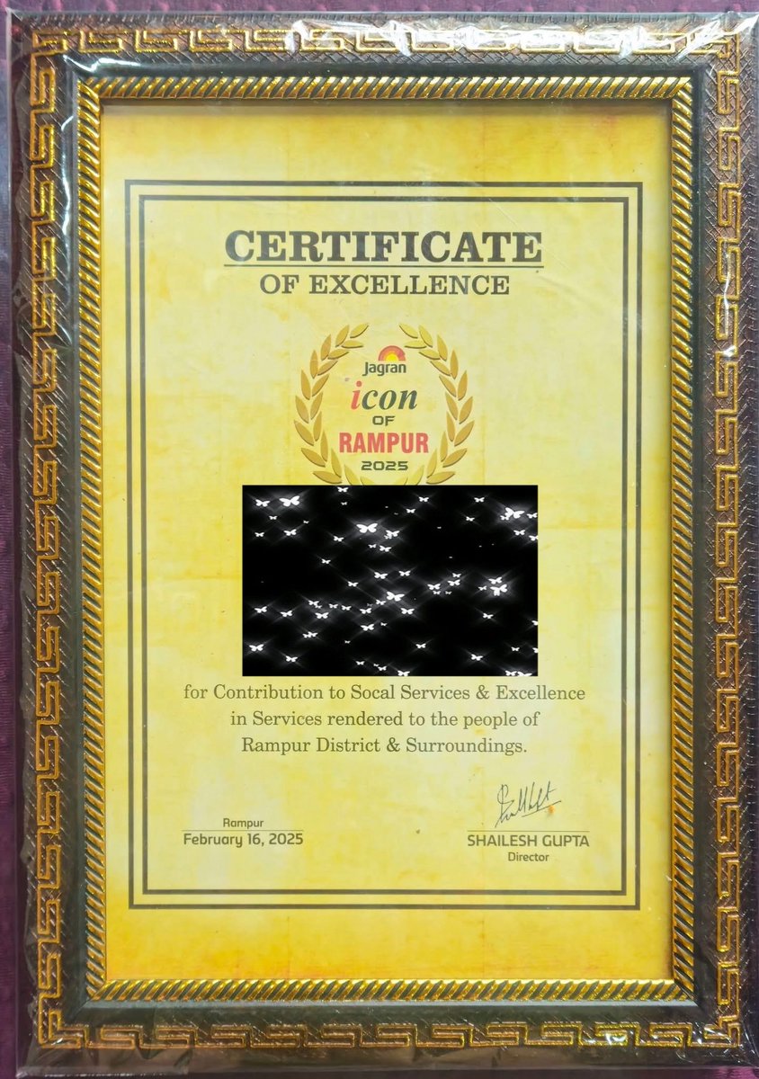 SAURABH84101786's tweet image. Aak ek facebook id pe yhe certificate dekha jisme #Social  ko #Socal likh rakha hai .
Yhe cerificate Rampur mai #DM sir n #Vidhayak ji dobara diye gye hai