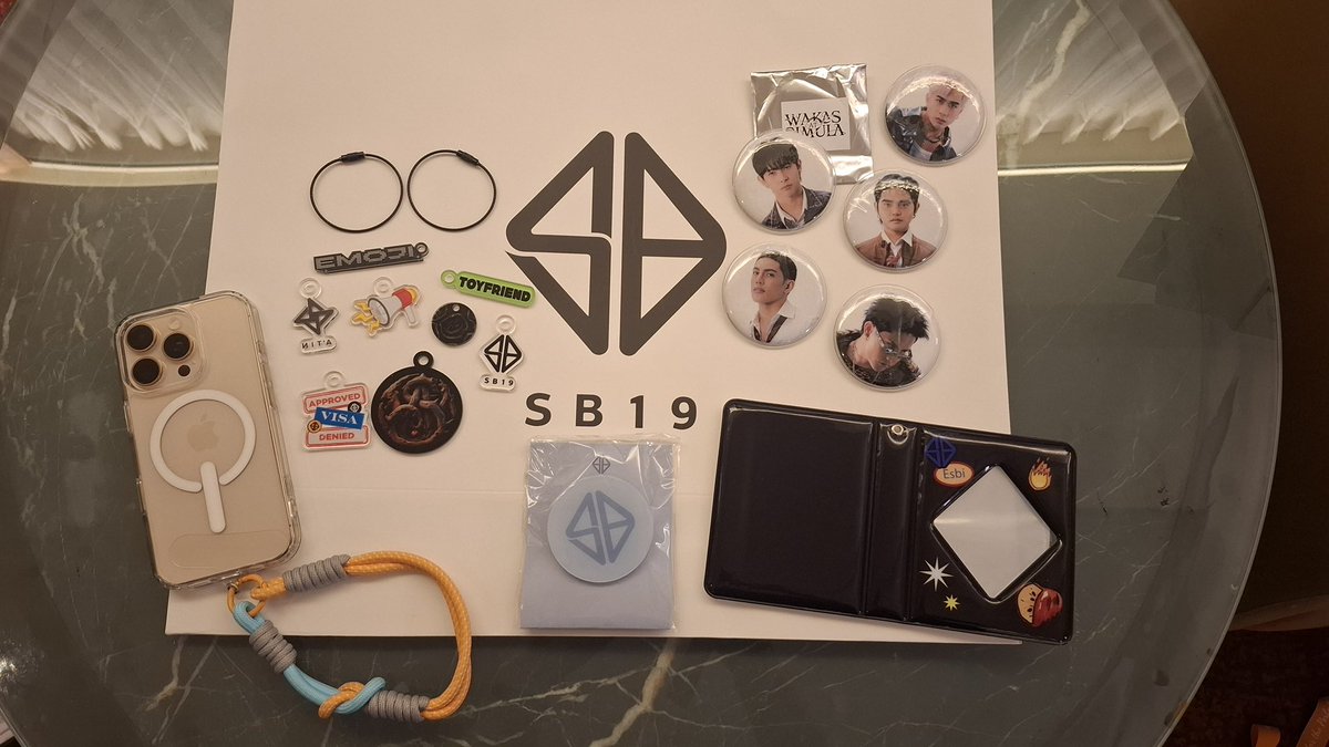 lilyenliu's tweet photo. The GFP&SVIP gifts!
And the pop-up Store merch.
Pre-order Umbrella
#SB19 #WASconcert https://t.co/2hJIjNkFaD