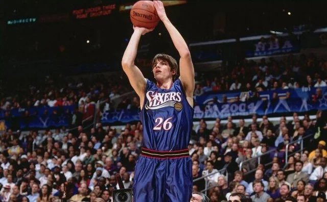 MrC_Mathematics's tweet image. Ok... the jersey he is wearing is legit. 

It is now my mission to find a XL or XXL Kyle Korver Royal Blue Sixers jersey...

The catch... can't cost triple digits. 

If you ever find one... help me out. Please. 🙏

🐦

#Jays