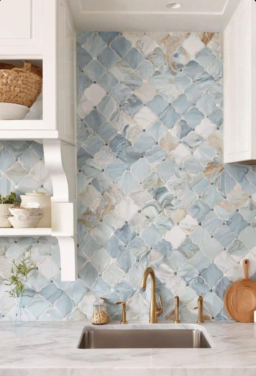 Coastal kitchen, tile