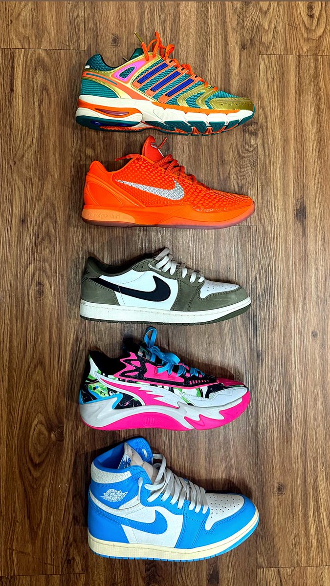 ChalupaBatmaan's tweet image. This weeks work sneaker rotation 

Monday - Adidas Control 5 “404 Day”
Tuesday - Kobe 6 Protro “Total Orange”
Wednesday - Jordan 1 Low OG “Olive”
Thursday - Puma Scoot II “2K”
Friday - Air Jordan 1 Retro High OG “UNC”

#sotw #sneakershead #sneakers