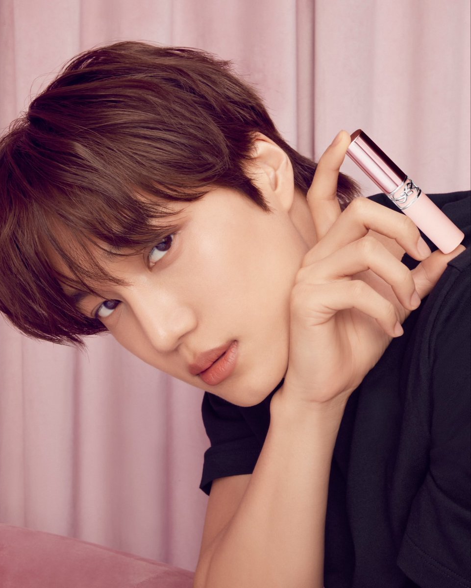 'KNOCK KNOCK!' tweet media